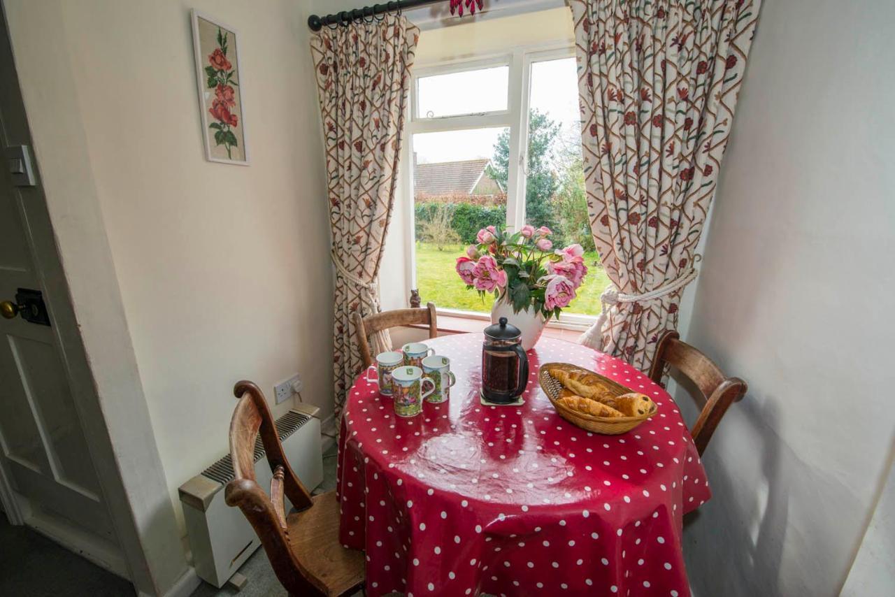 2 Bedroomed Cottage Near Quay เบลคนีย์ ภายนอก รูปภาพ
