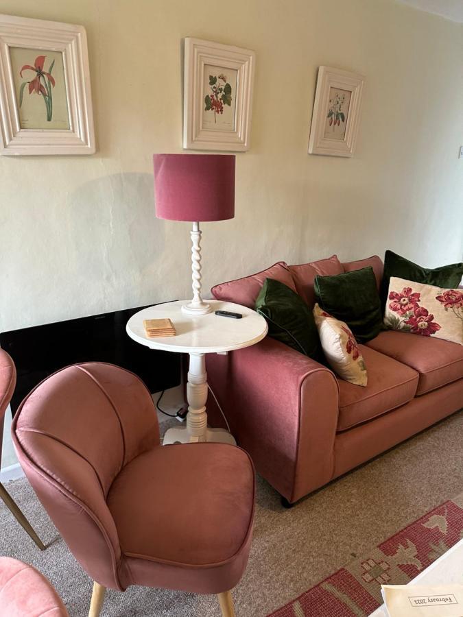 2 Bedroomed Cottage Near Quay เบลคนีย์ ภายนอก รูปภาพ